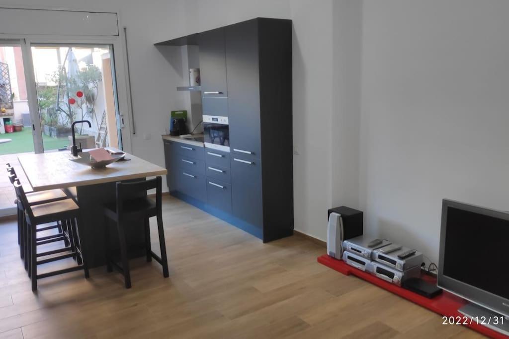 Precioso Apartamento Con Magnifico Patio. Sant Feliu de Llobregat Exteriér fotografie