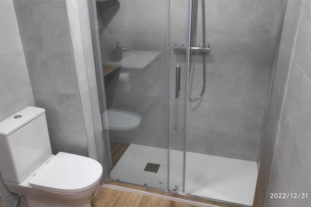 Precioso Apartamento Con Magnifico Patio. Sant Feliu de Llobregat Exteriér fotografie